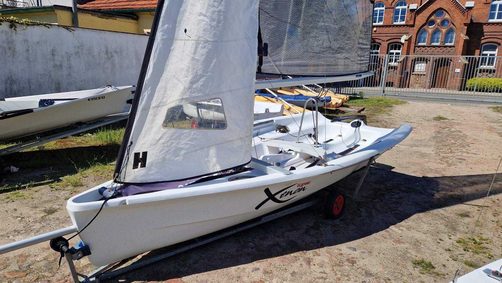 Łódź żaglowa żaglówka Topper Xenon 4,5m + wózek slipowy (2)