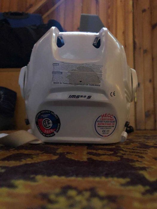 Шлем BAUER хоккейный детский, шорты, наколенники, перчатки и клюшка