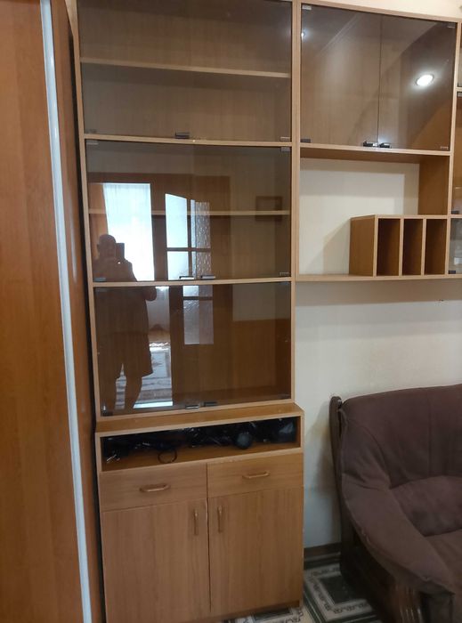 Продам книжную стенку б/у