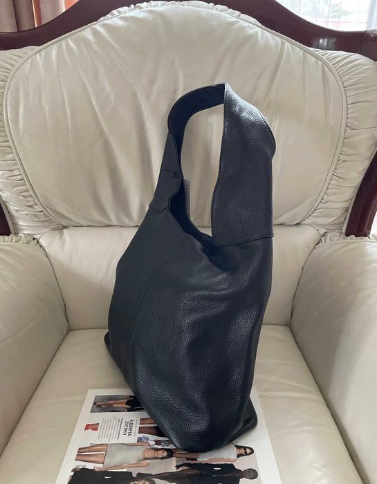 Італійська шкіряна сумка хобо велика чорна