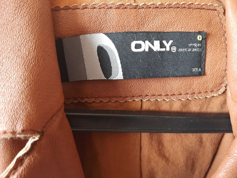 Женский кожаный пиджак