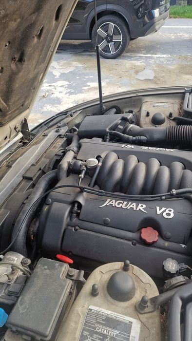 Sprzedam Jaguar xk8 v8