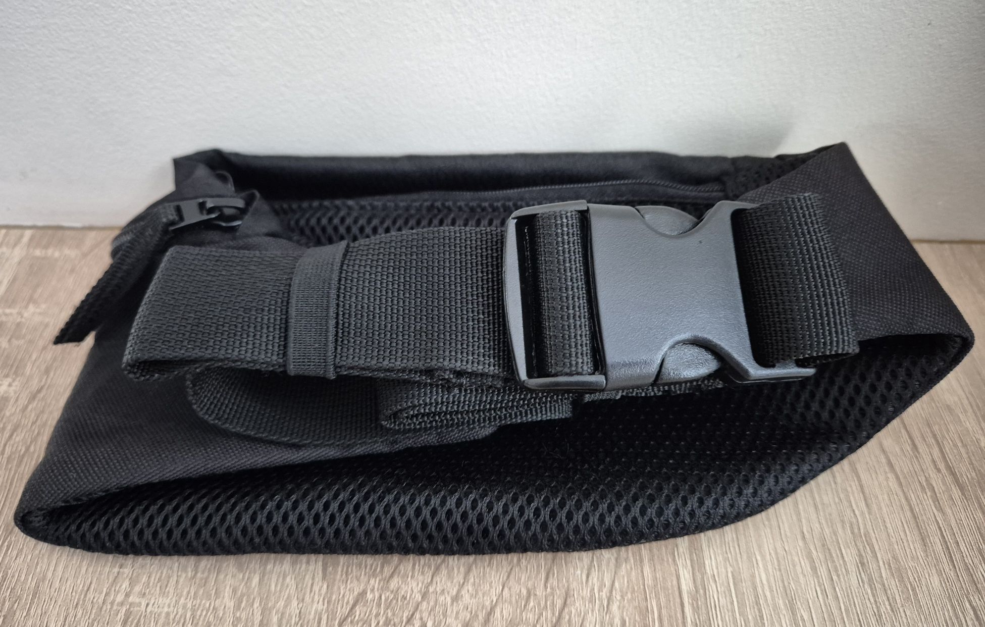 Sprzedam saszetkę marki Reebok