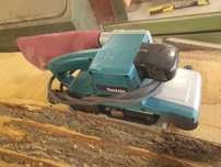 Szlifierka tasmowa Makita czołg 9404