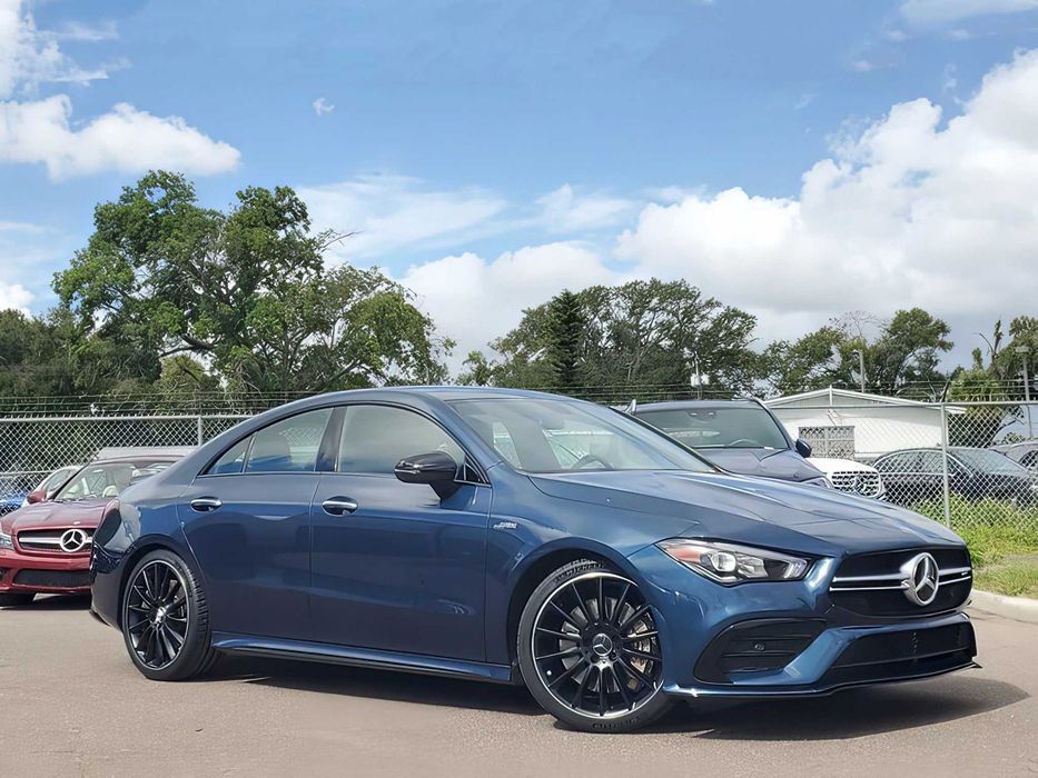 Mercedes-Benz CLA      2022