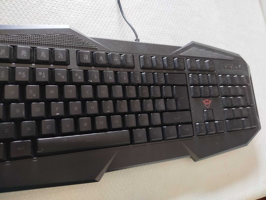 Teclado Gaming 100% Excelente Estado - Dimensões 46 cms x 19 cms