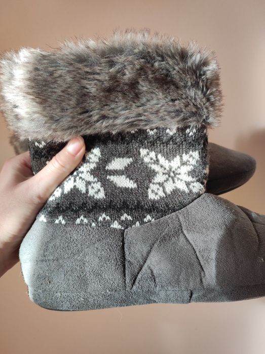 Теплі кімнатні чобітки 38