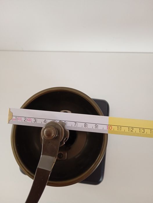 Młynek do kawy ceramiczny unikatowy kolor