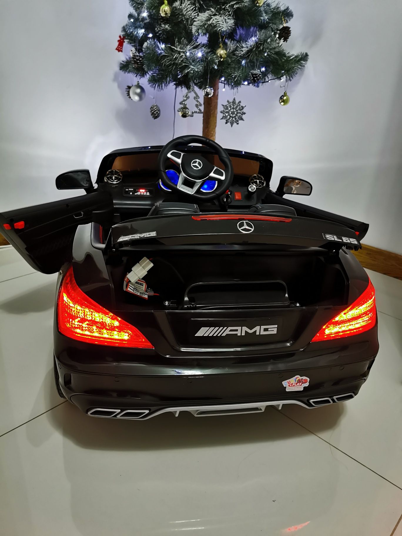 Auto na akumulator Mercedes SL 65 AMG, Mocne silniki 2 x 45W
