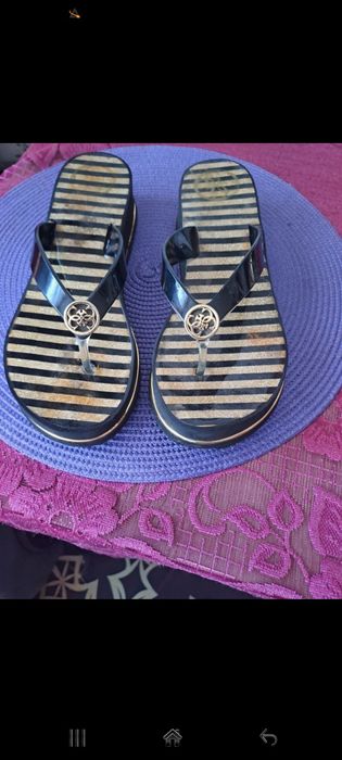 Klapki damskie guess