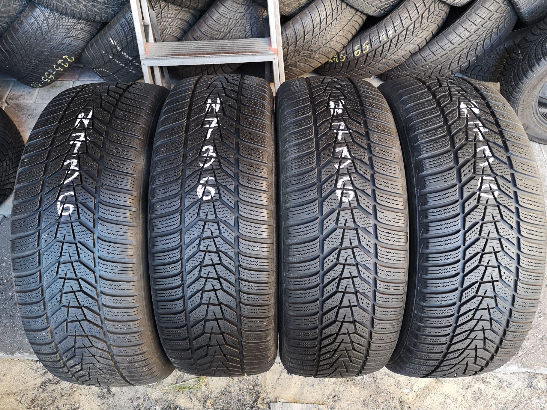 Opony zimowe 225/55/18 Hankook 4szt 6,8mm 2020r