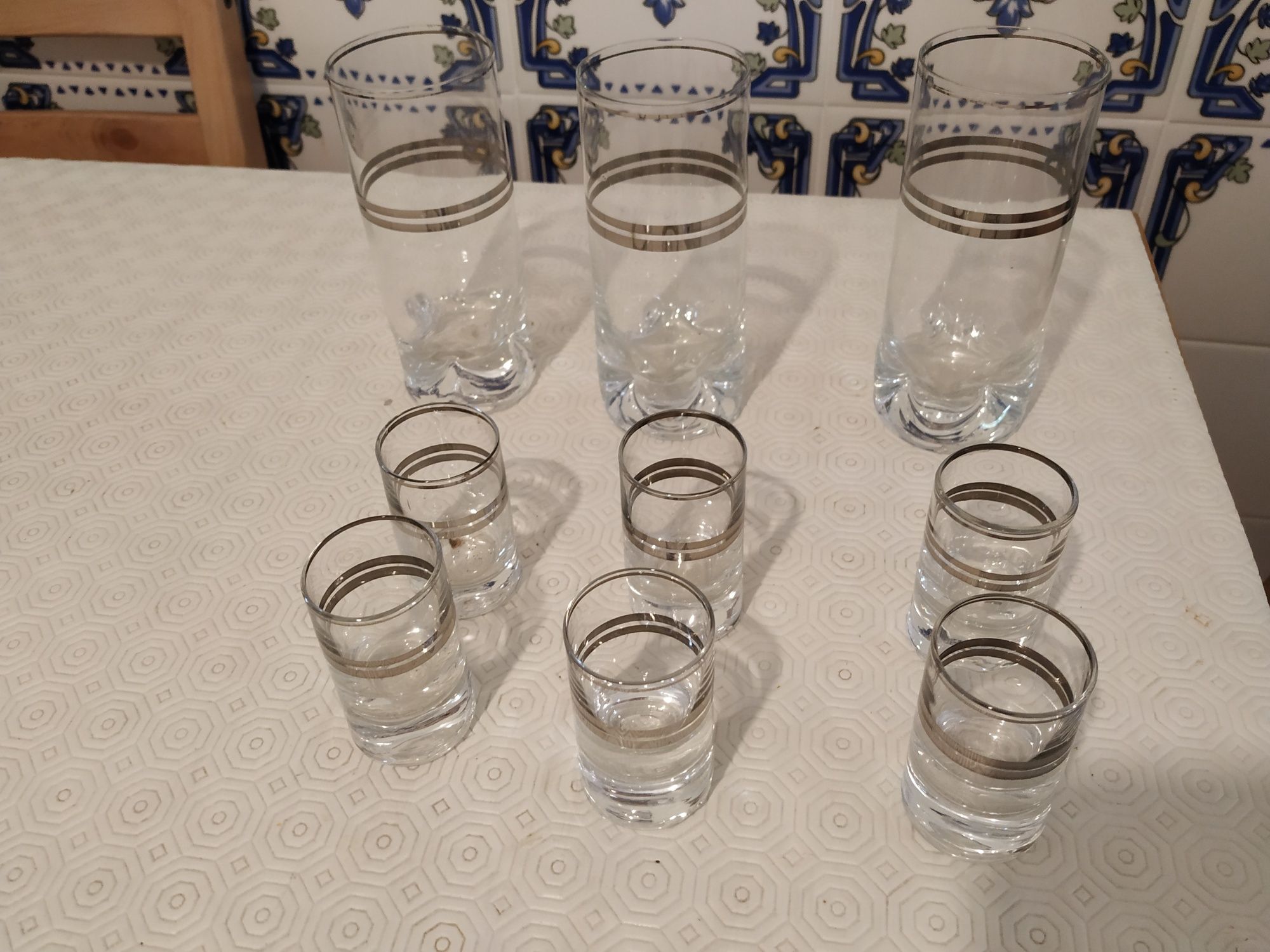 Serviço de copos com jarra