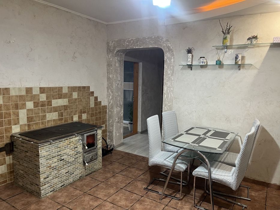 Житловий будинок з мансардою