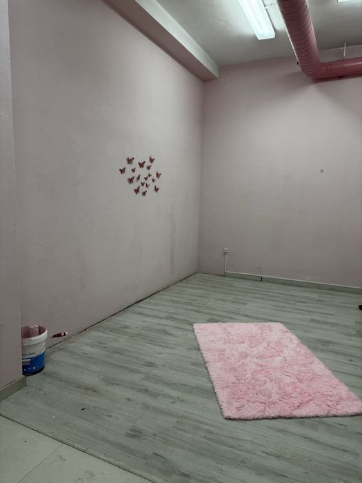 Aluga-se espaco em loja