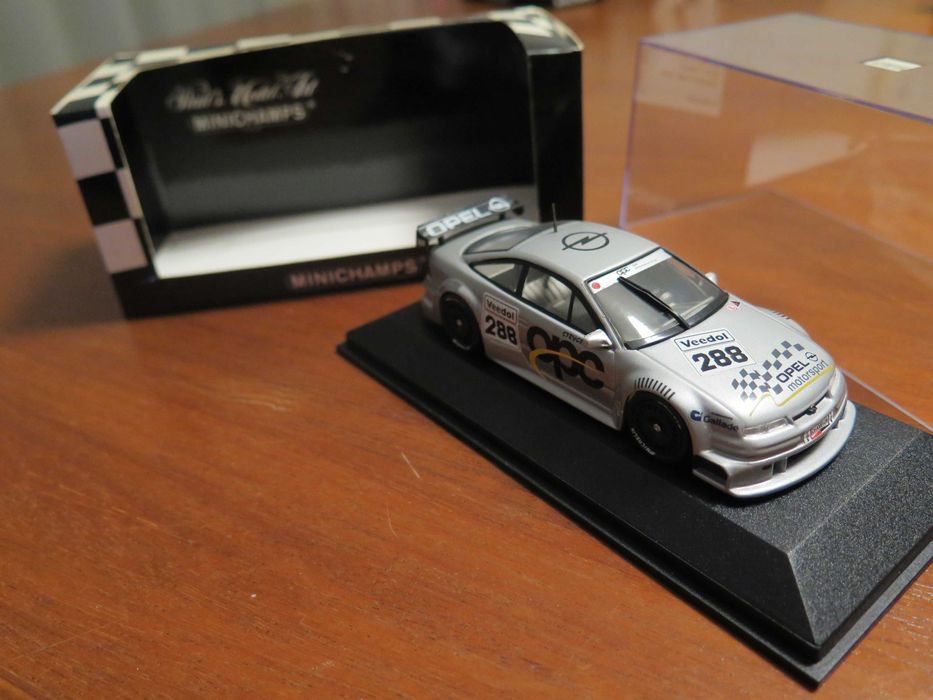 Lote 1:43: OPEL Calibra/ OPEL V8 Coupé / AUDI TT-R