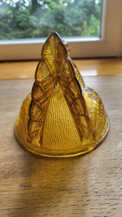 Kura duża miodowa góra 21 cm HSG Ząbkowice Drost

Tylko przedmiot