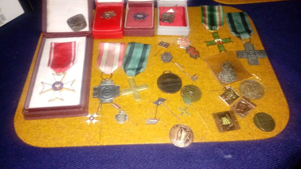 Medale, ordery, przypinki, historia.