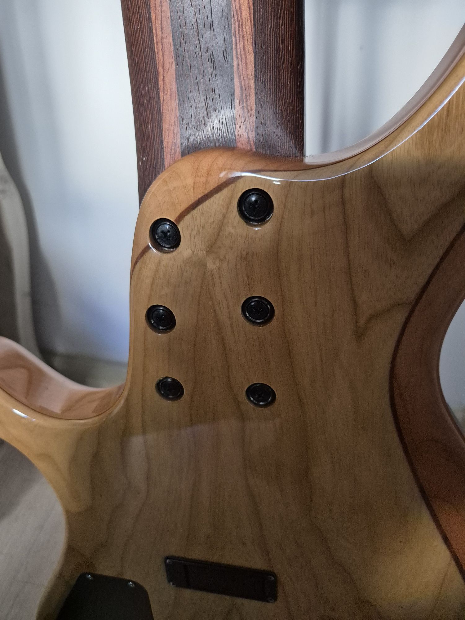 Ibanez G106 Grooveline gitara basowa sześciostrunowa