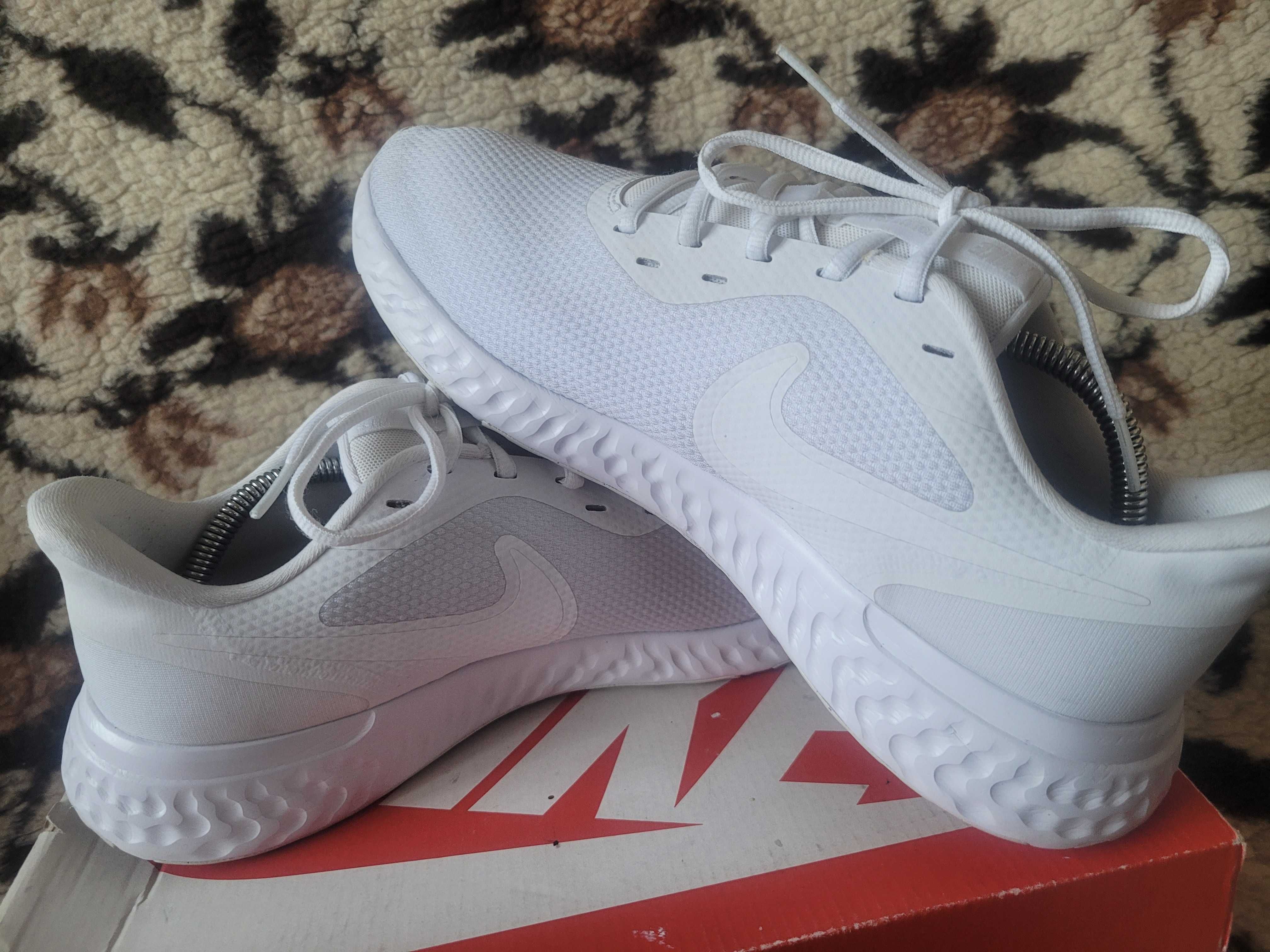 Mega sport lekkie buty do biegania Nike Revolution 5 r.45 świetny stan