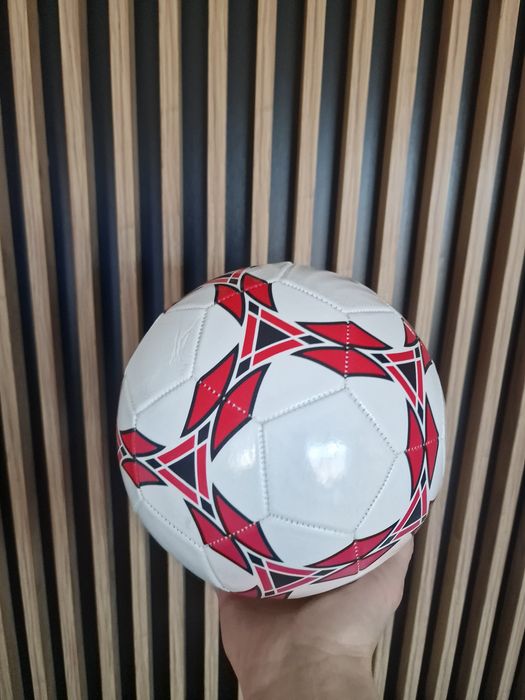 Pilka nożna r.5 szyta treningowa