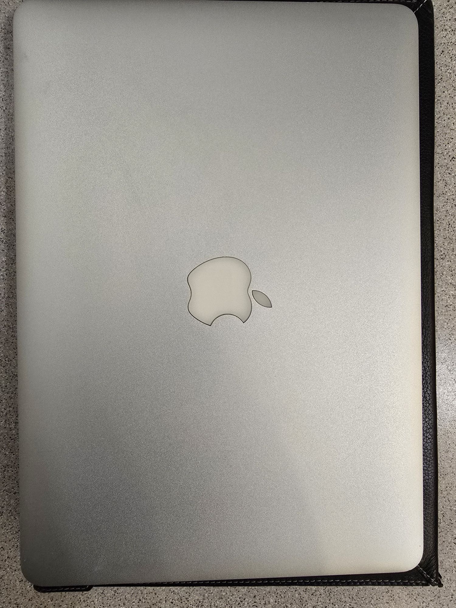 Продам MacBook Air 13" 2011 + подарунок!