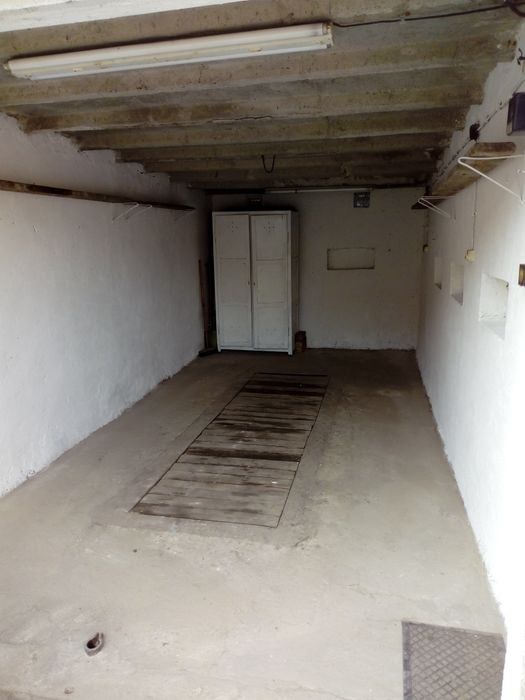 Sprzedam Duży Garaż 19m2 ul.  Zawadzkiego (Kanał, Prąd)