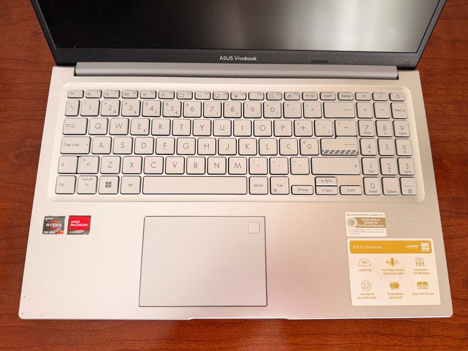 Asus VivoBook 15 M1502Y|15.6"FullHD|Ryzen 7-7730u|16Gb Ram|Ssd 512Gb|