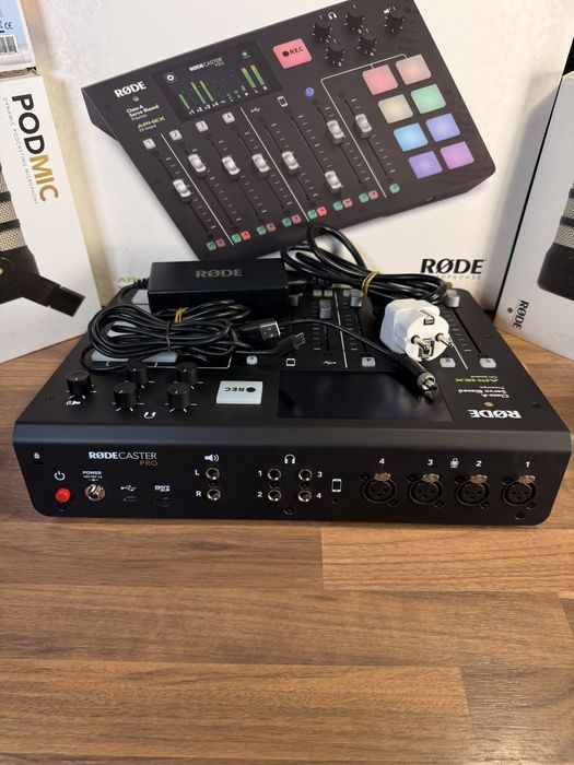 Rode Caster Pro (Rode Podmic - x2 / Cloudlifter CL-2 / XLR-XLR - x4)