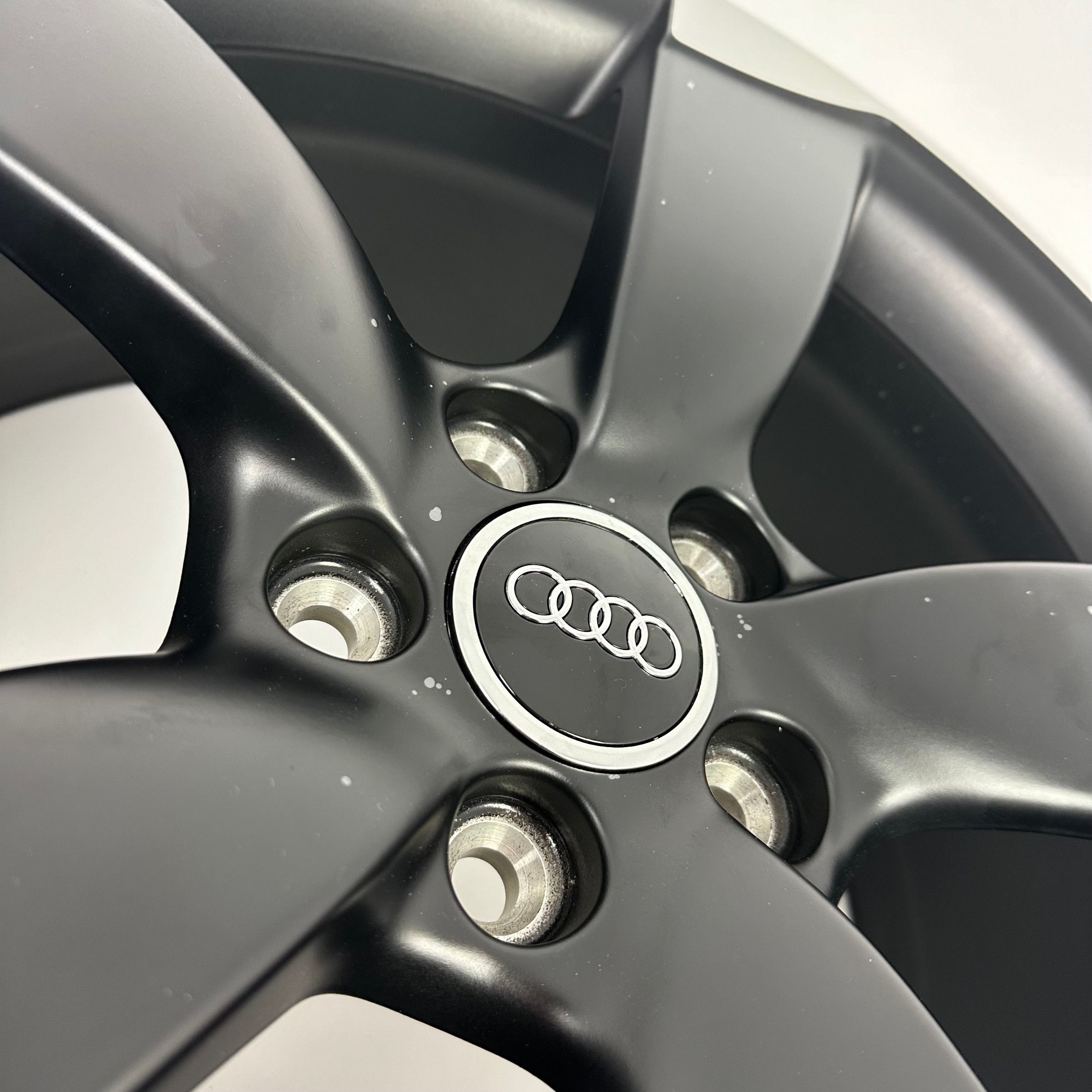NOWE Oryginalne Felgi Audi 18" S3 A3 A4 A6 A8 Q2 Q3 TT