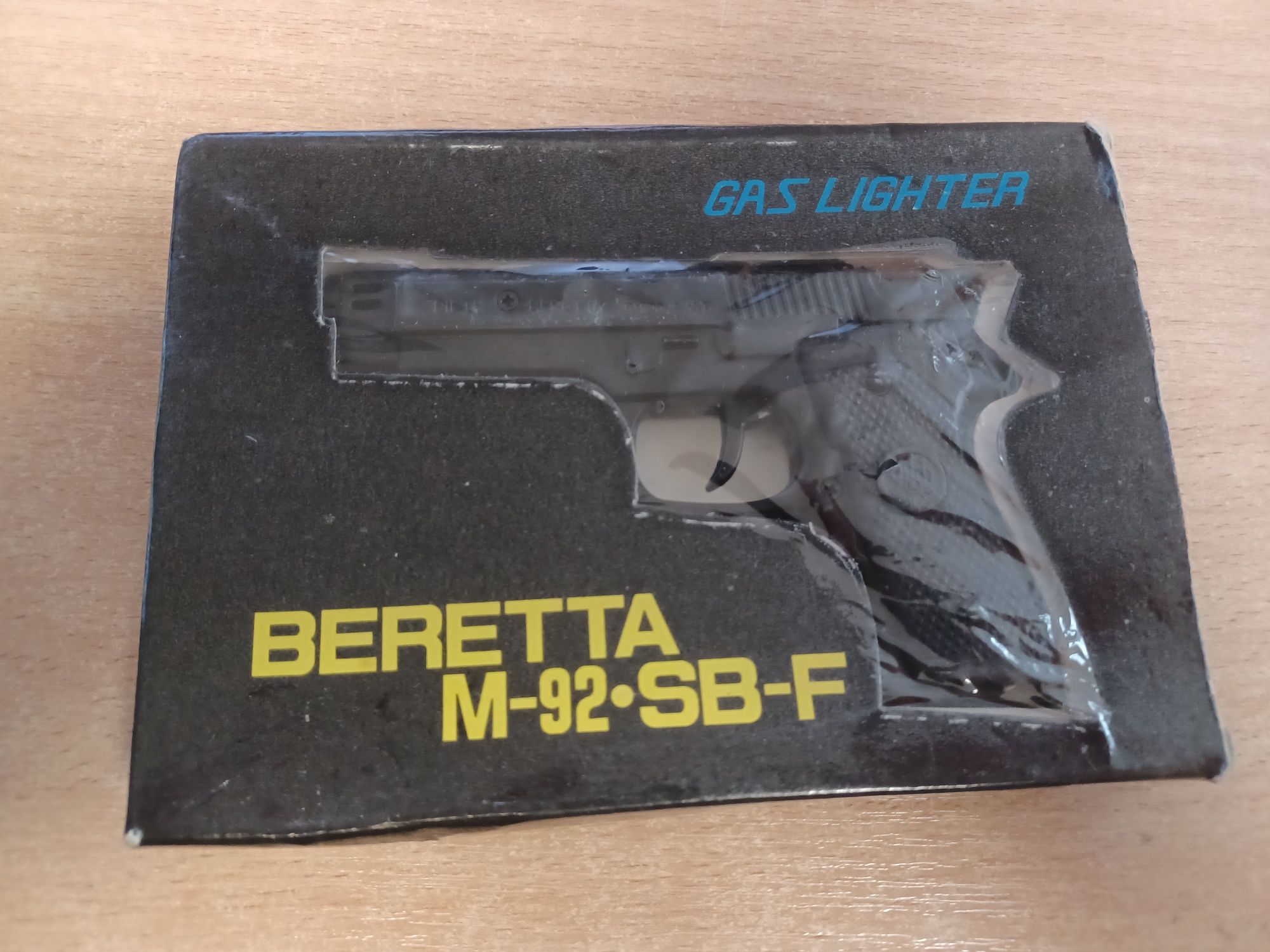 Beretta M-92 SB-F pistolet zapalniczka zabawka