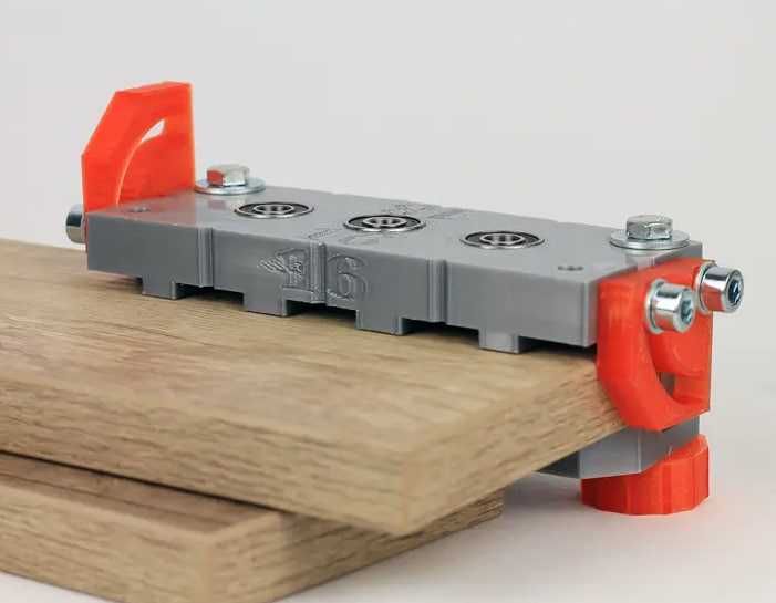 Кондуктор універсальний для конфірматів та шкантів  ДСП 16 і 18