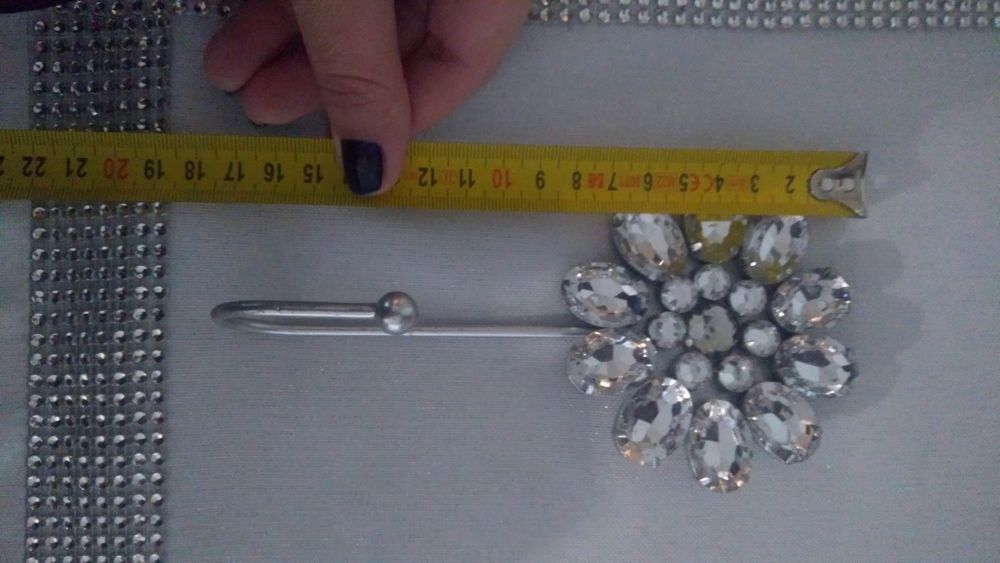 Wieszak z cyrkoniami Nowy