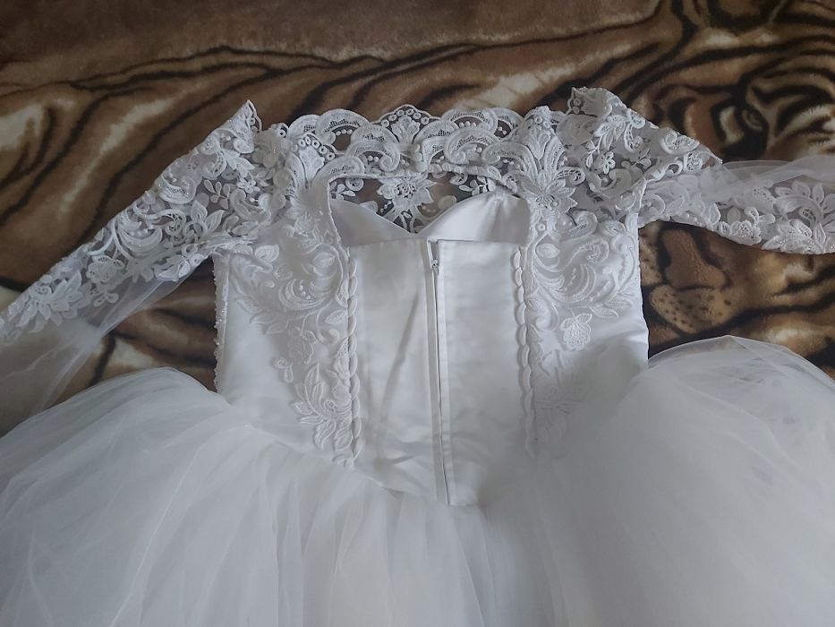 Свадебное платье