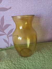 Szklany wazon żółty