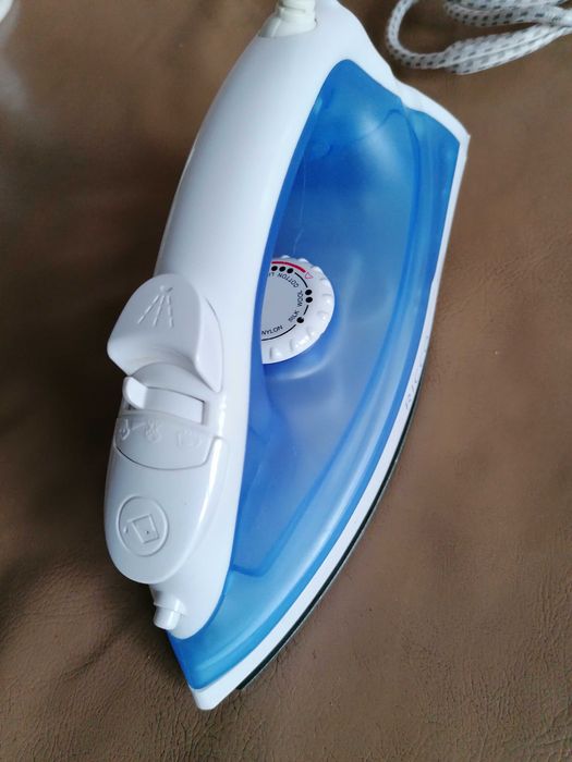 Żelazko elektryczne Ricco  1200 W