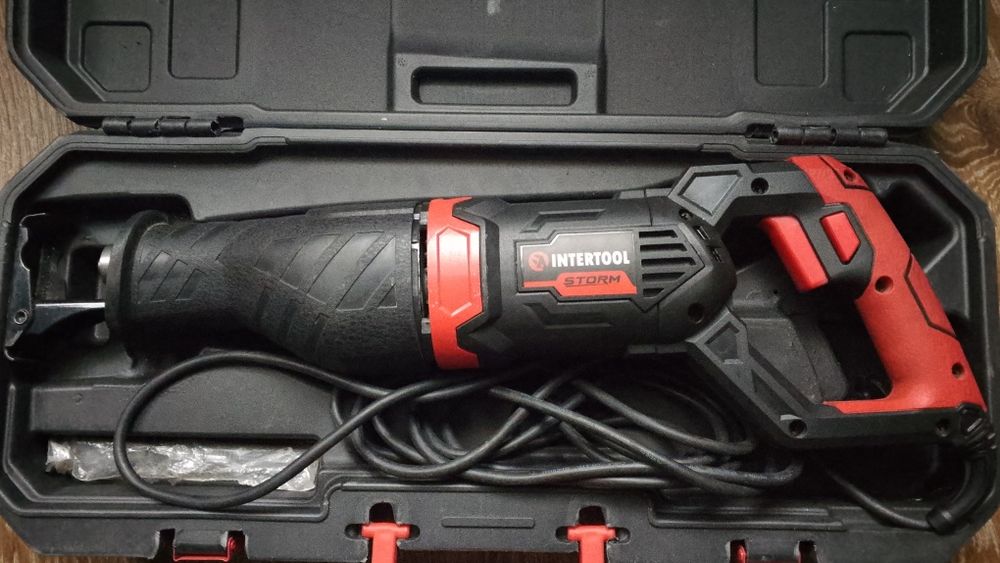 Сабельная пила 1050вт