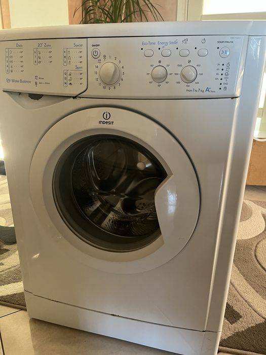Пральна машина indesit