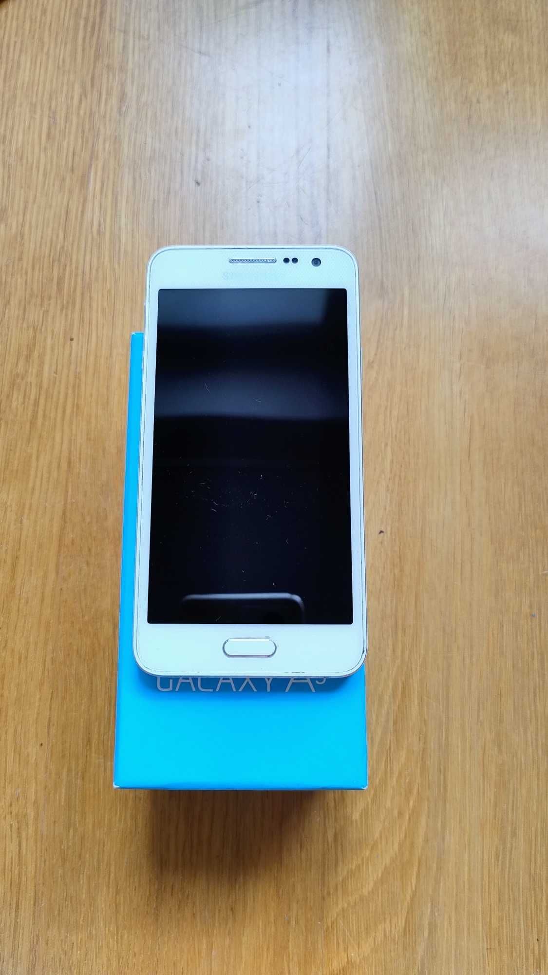 Samsung Galaxy A3 - SM-A300FU