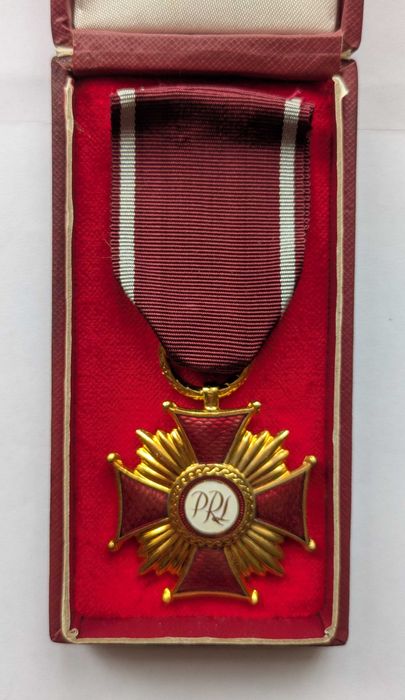 Krzyże zasługi PRL (złoty, srebrny, zasłużony pracownik)
