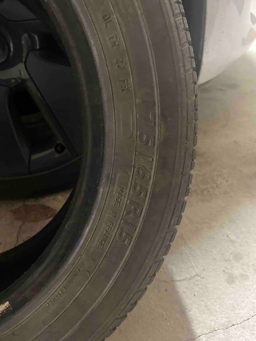 Продам літню резину