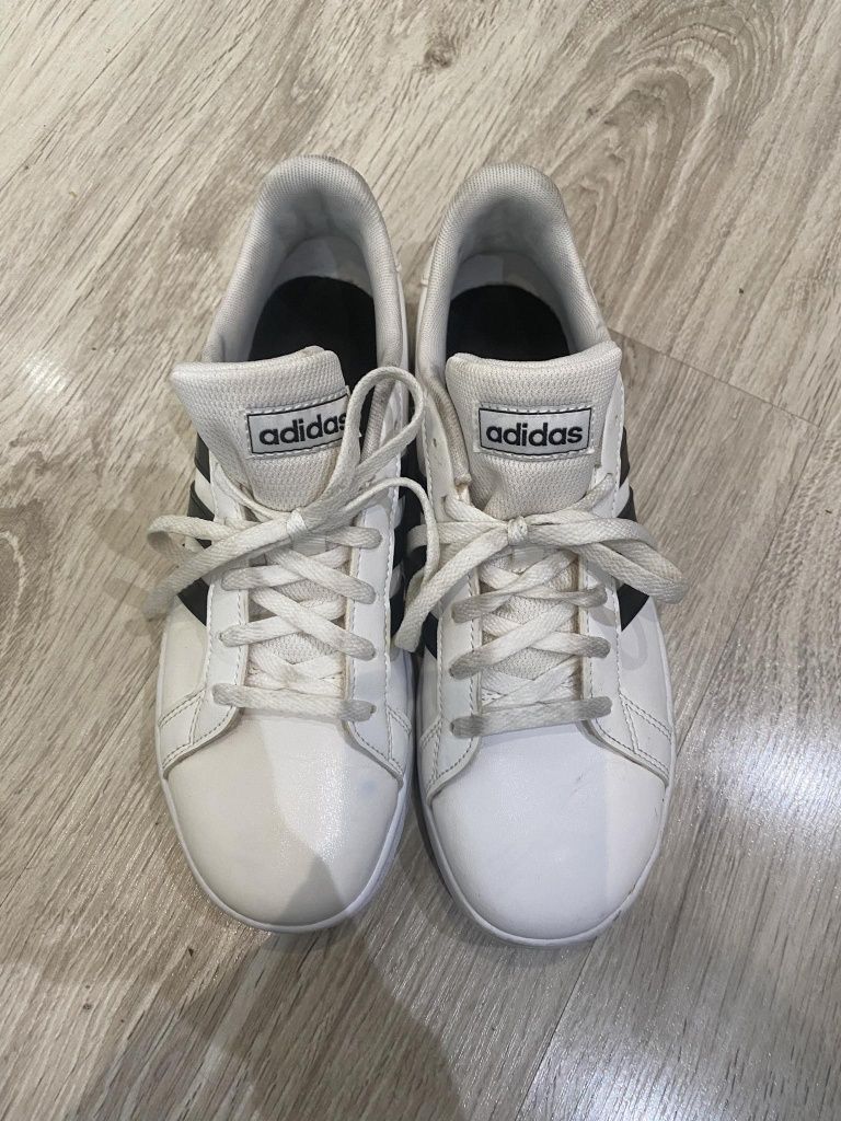 Adidas Grand Court damskie buty białe sportowe rozmiar 38,5