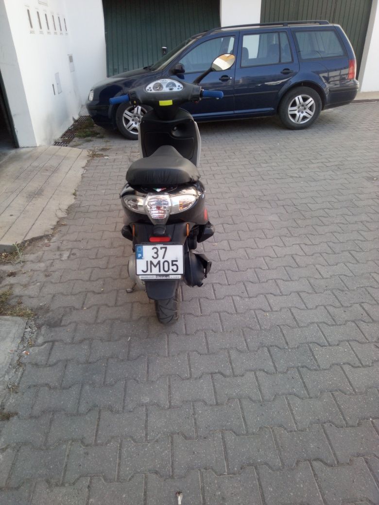 Scooter Piaggio Fly 125