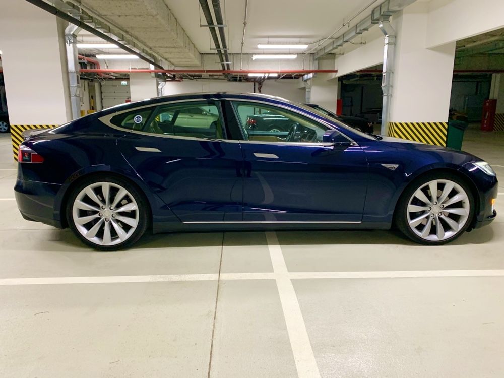 Tesla Modes S P85+