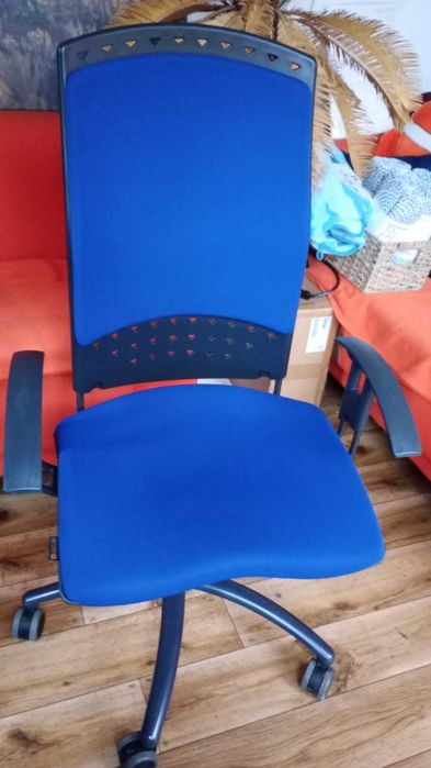 Fotel biurowy obrotowy SITAG REALITY czarny niebieski fotele krzesła