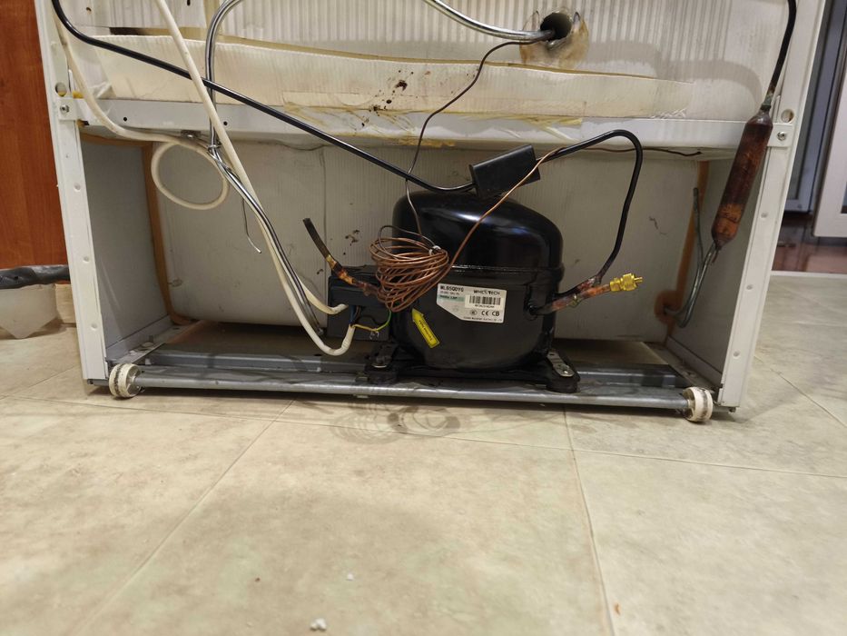 Компресор до холодильника Electrolux ERB36033W