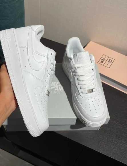 Białe trampki NIKE, rozmiar 41