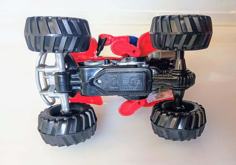 Homem Aranha e a sua moto 4.