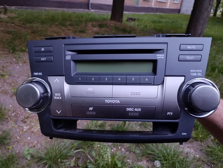 Продам магнитолу Toyota Highlander