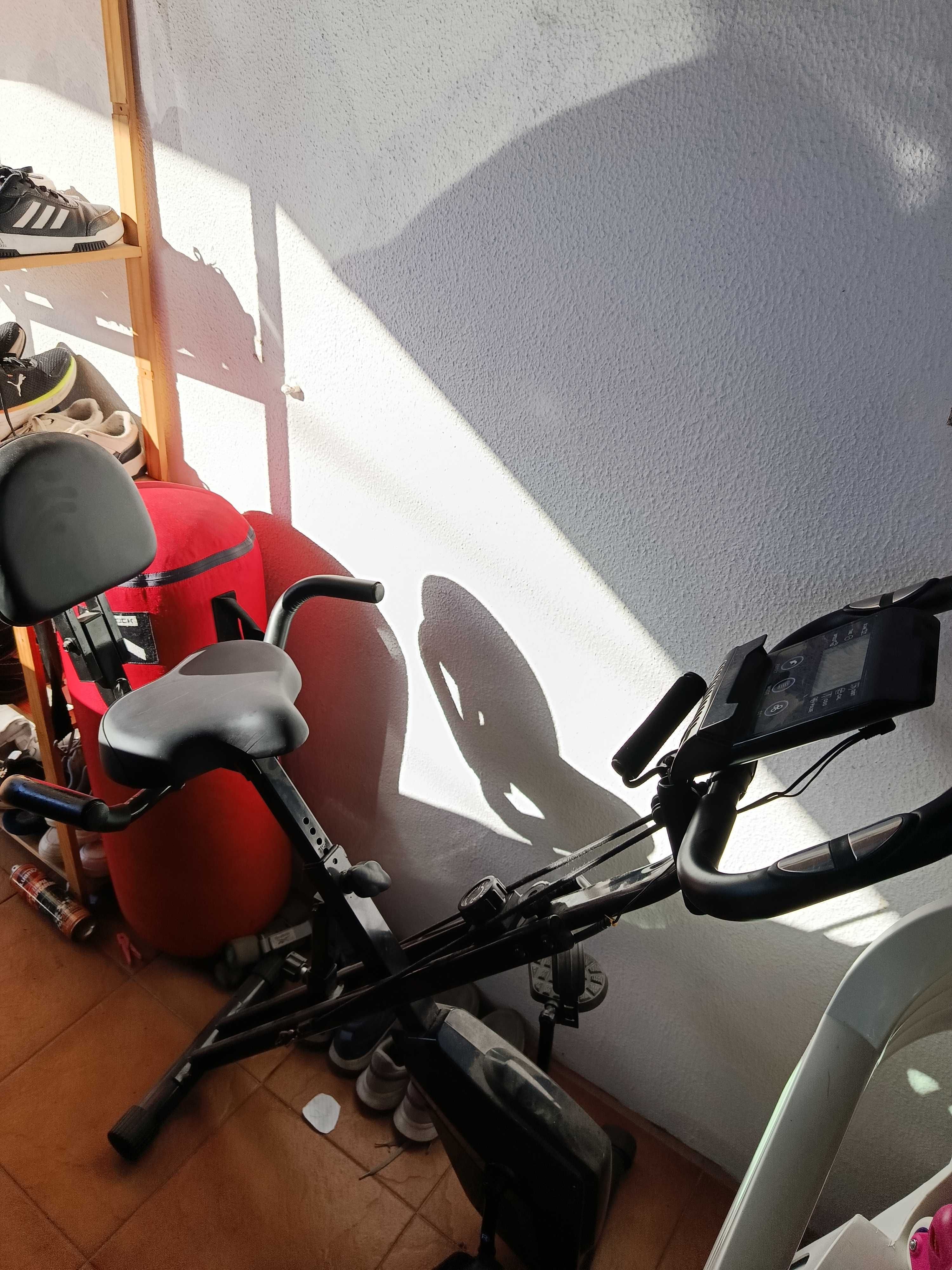 Vendo bicicleta de exercício como nova