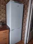 Продам холодильник Indesit